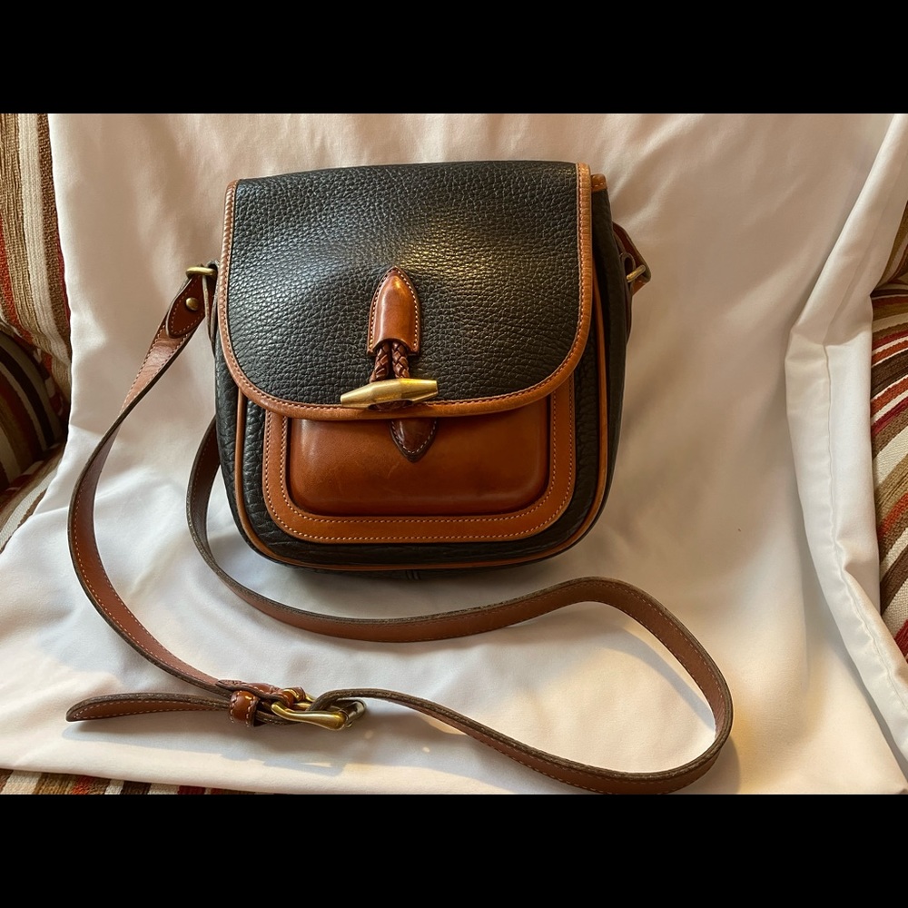 Vintage DOONEY & BOURKE all weather leather saddle cross body bag purse